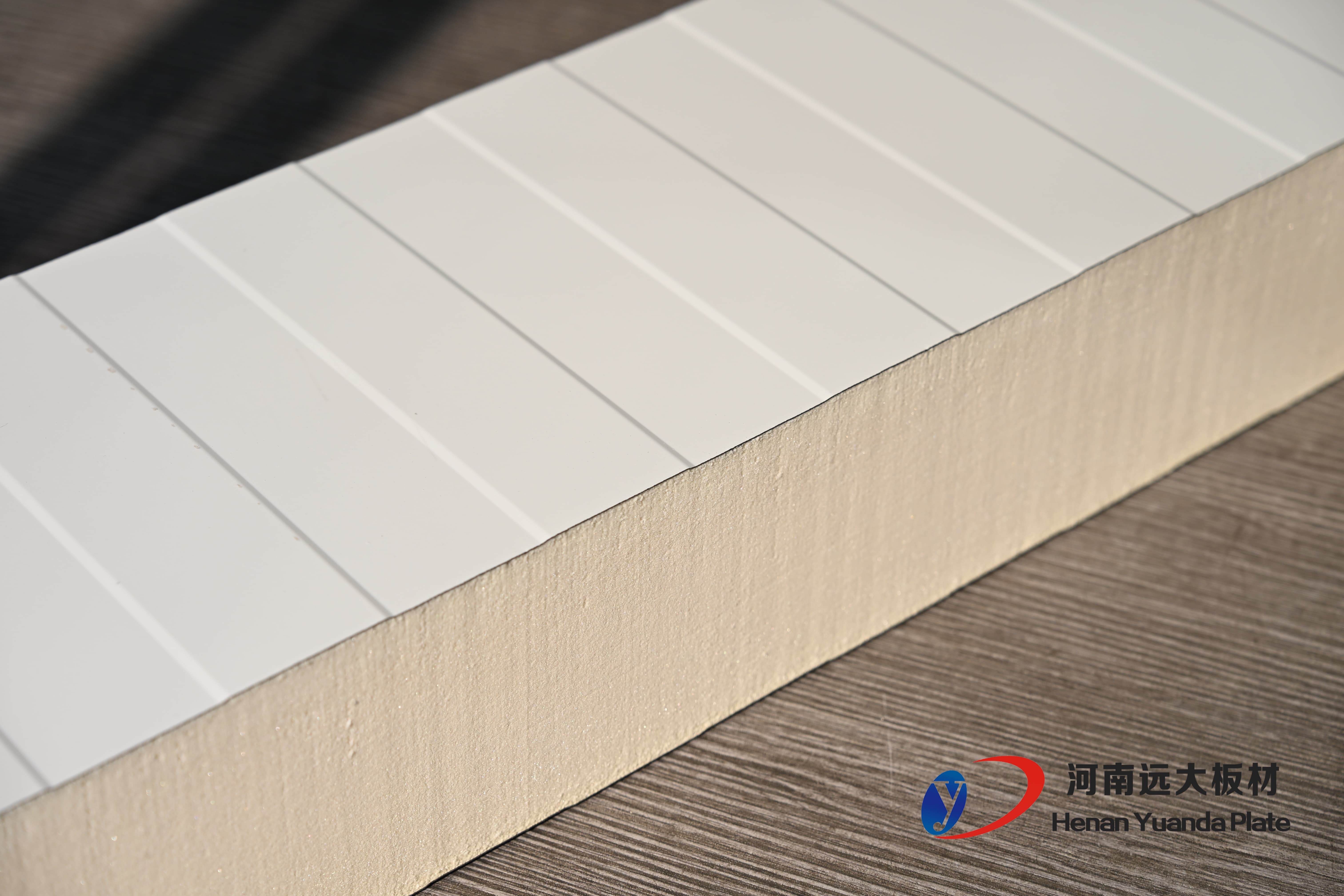 案例賞析 | 聚氨酯封邊巖棉板在冷鏈物流倉庫與工業(yè)廠房的卓越應(yīng)用(圖2)